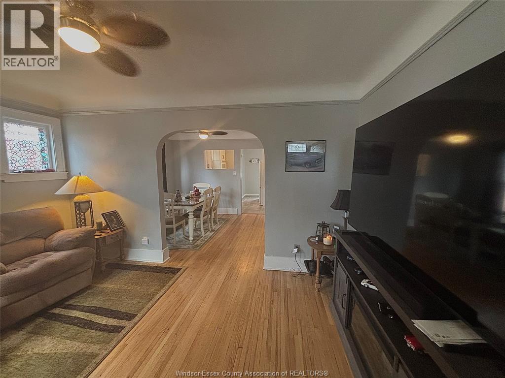 2322 Byng , Windsor, ON, N8W3E5 photo 3