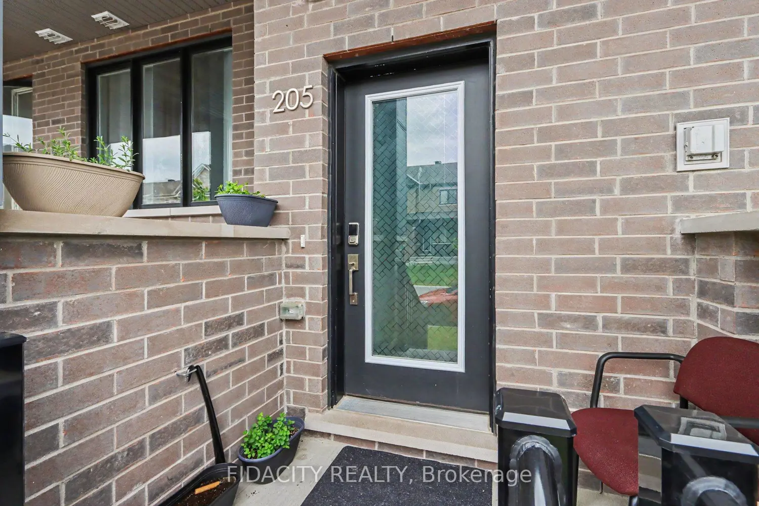 205 Beebalm Crescent photo 4