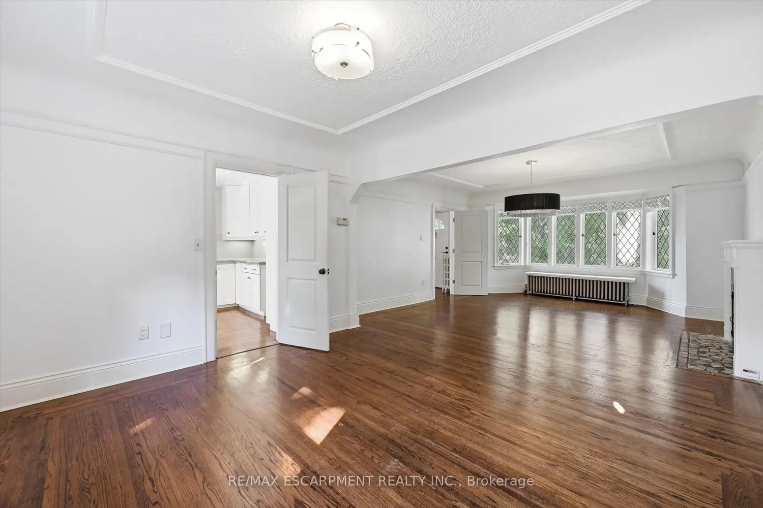 73 Dromore Crescent photo 3