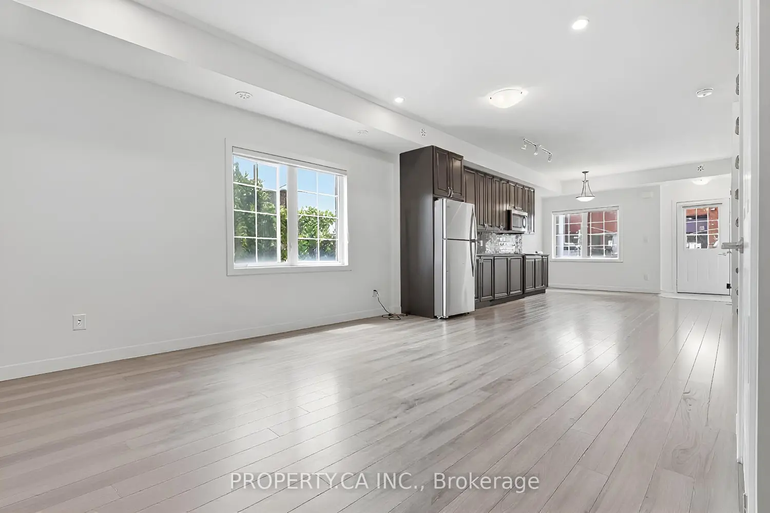 7 Forbes Avenue photo 3