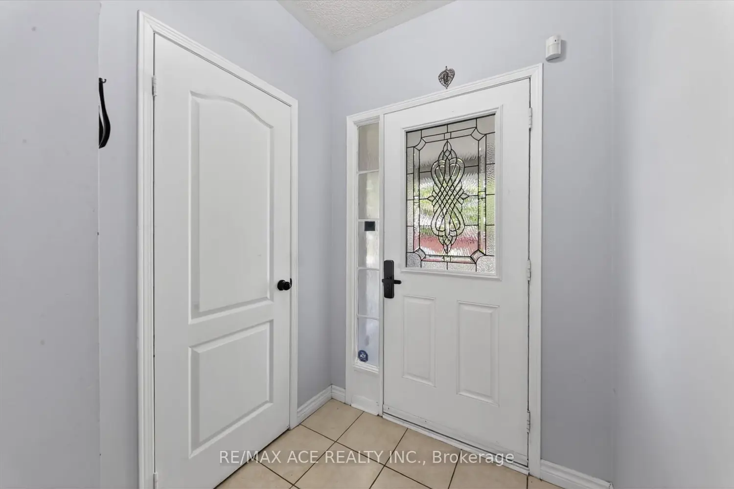 56 Unsworth Crescent photo 2