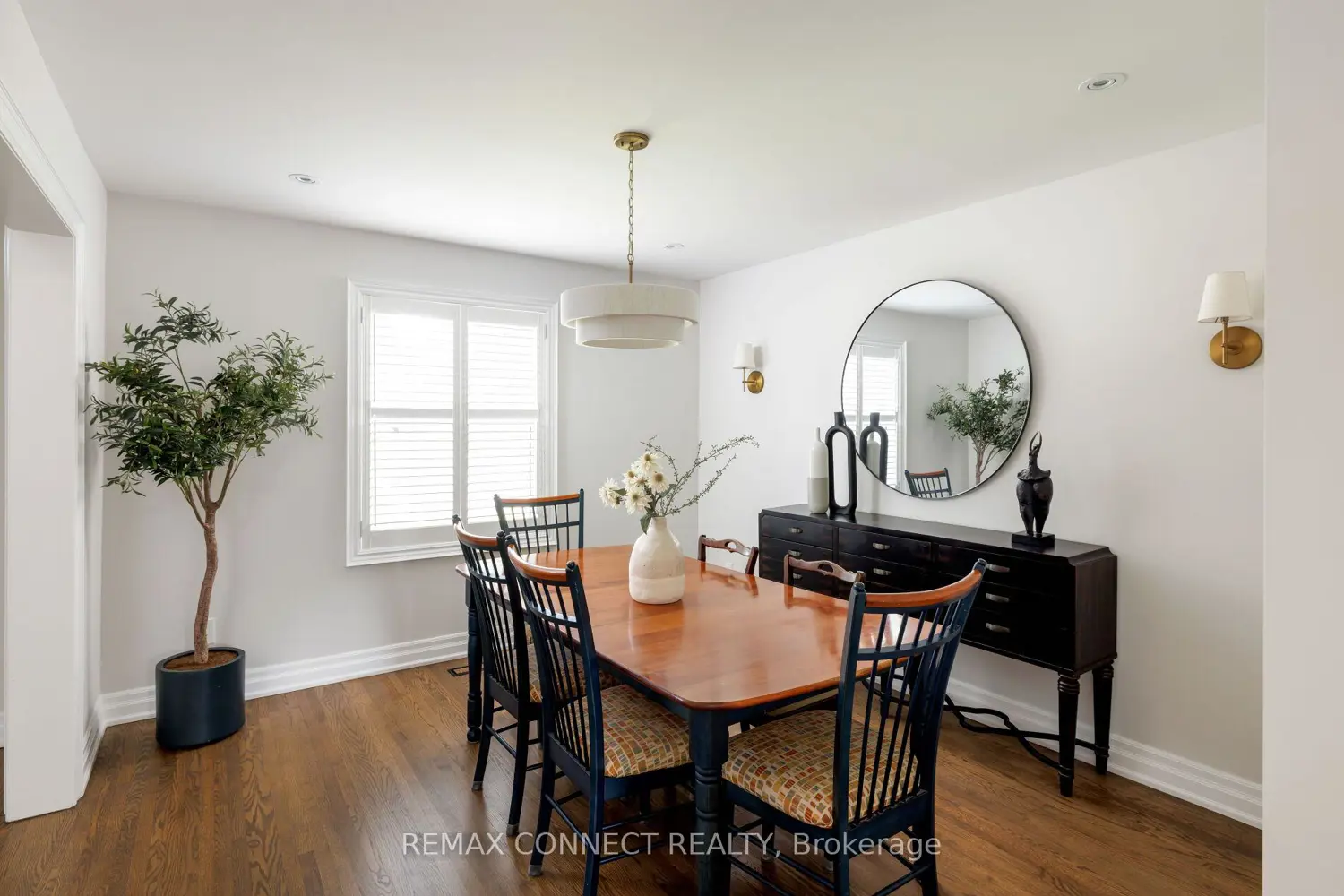 52 Angus Drive photo 5