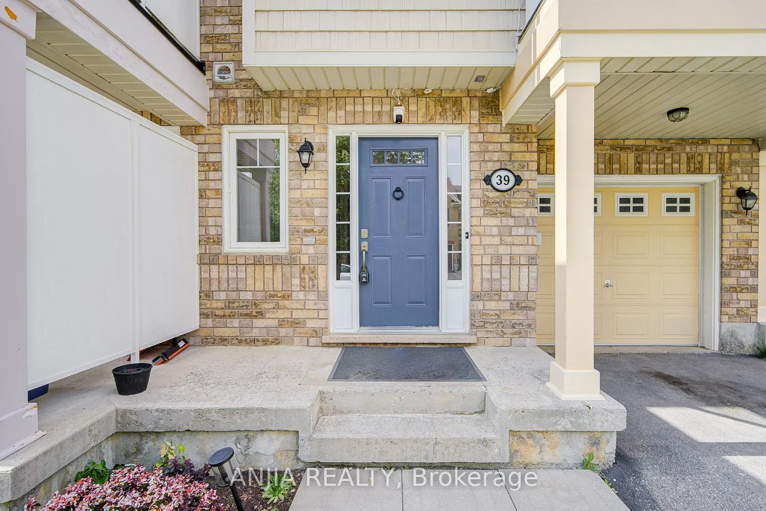 39 Miltrose Crescent photo 2