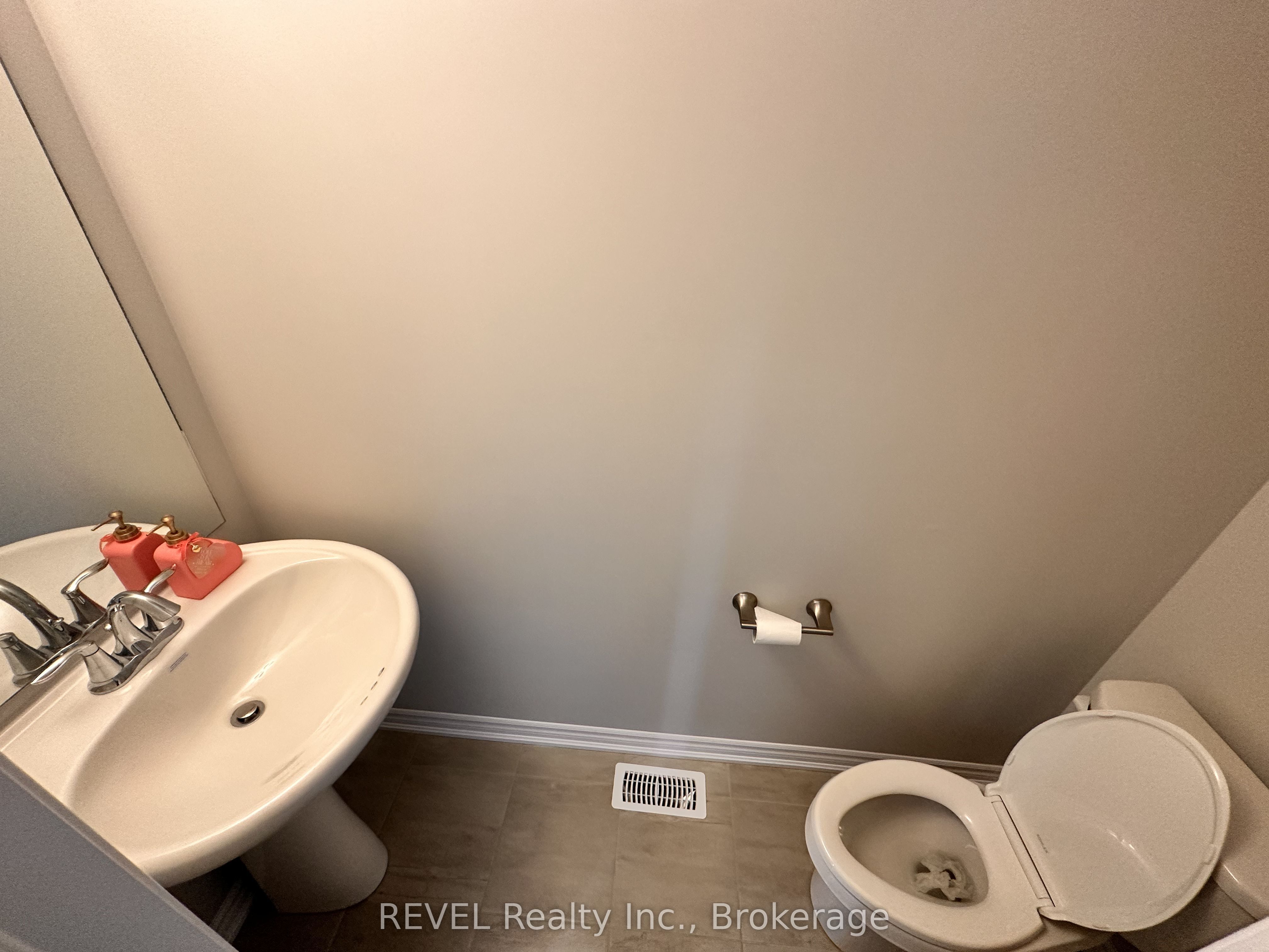 14 Mann Trail, Welland, ON, L3C 3G5 photo 3