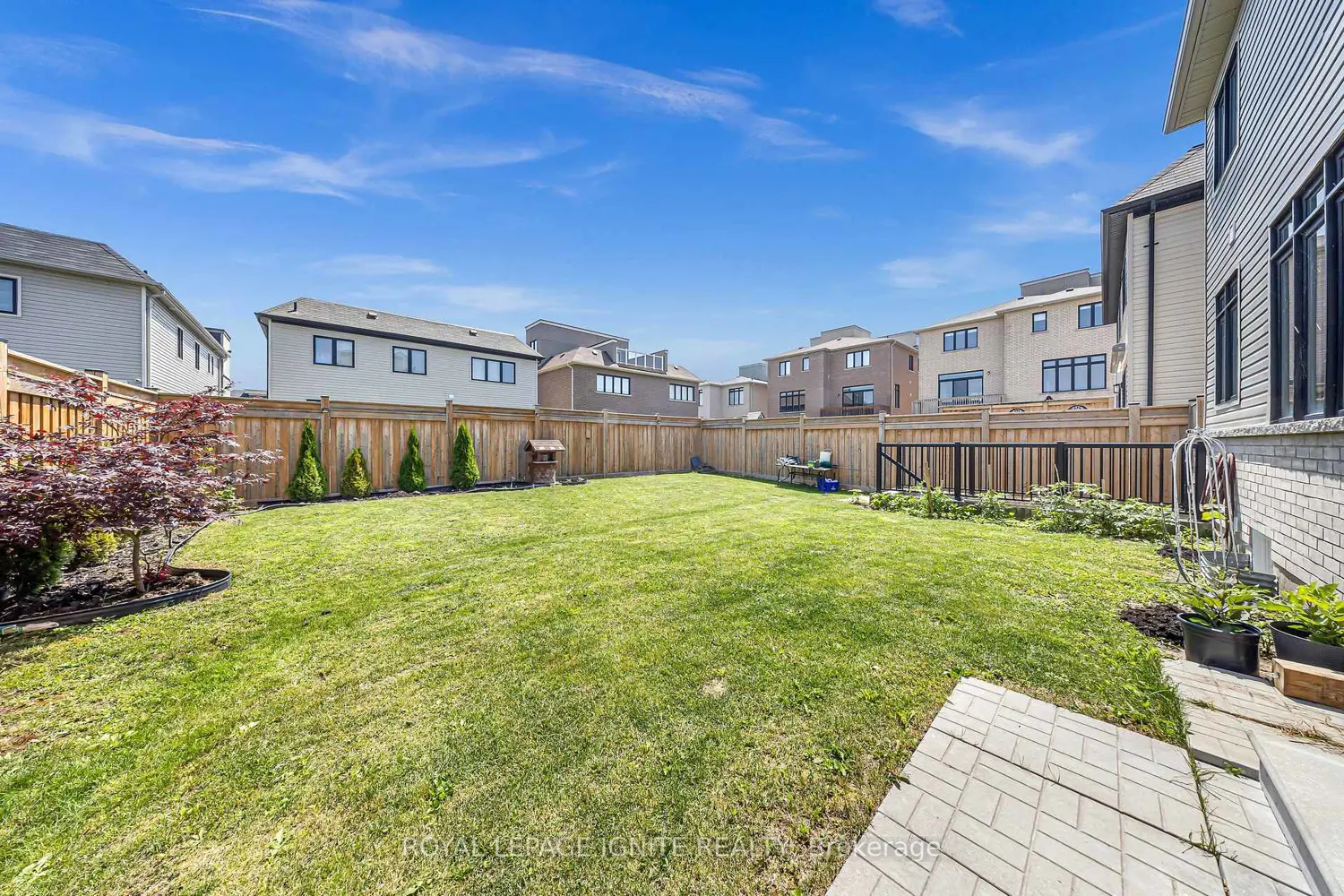 11 Larkin Lane photo 5