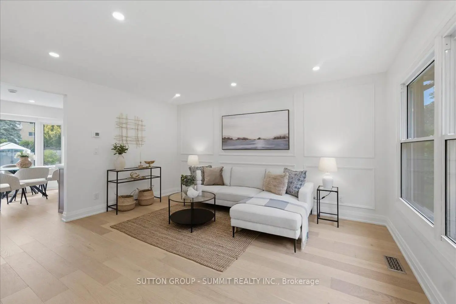 60 Nethercott Drive photo 2
