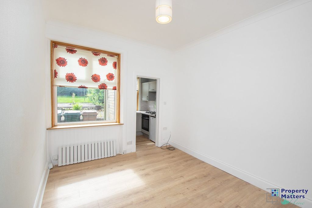 2 bed flat for saleBeansburn, Kilmarnock KA3 photo 4