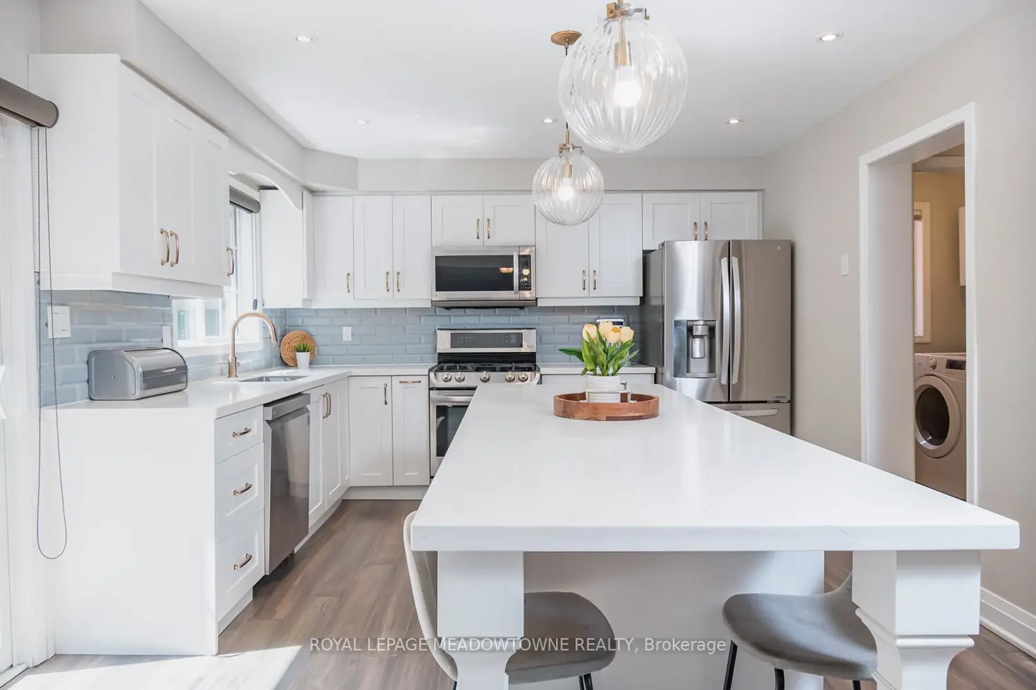 700 Marley Crescent photo 3
