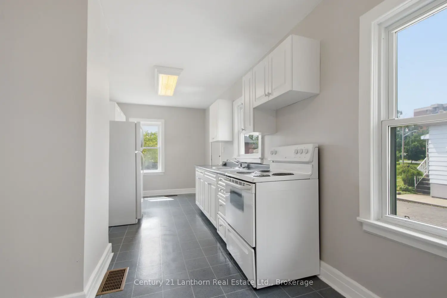 151 Hastings Drive photo 5