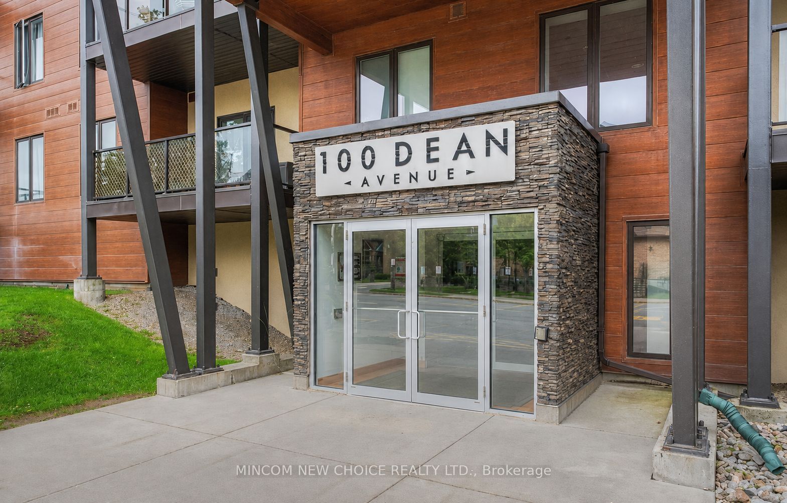 414-100 Dean Avenue, Barrie, ON, L4N 0V4