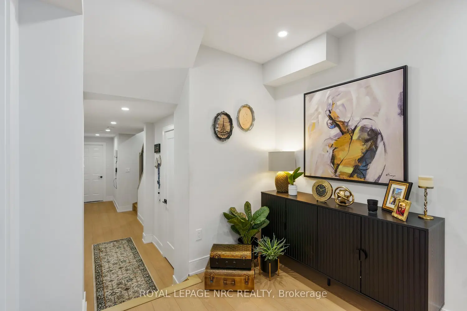 7384 Splendour Drive photo 5