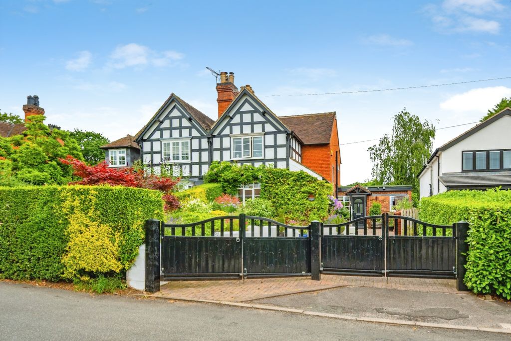 3 bed semi-detached house for saleHigh Street, Ashbourne DE6