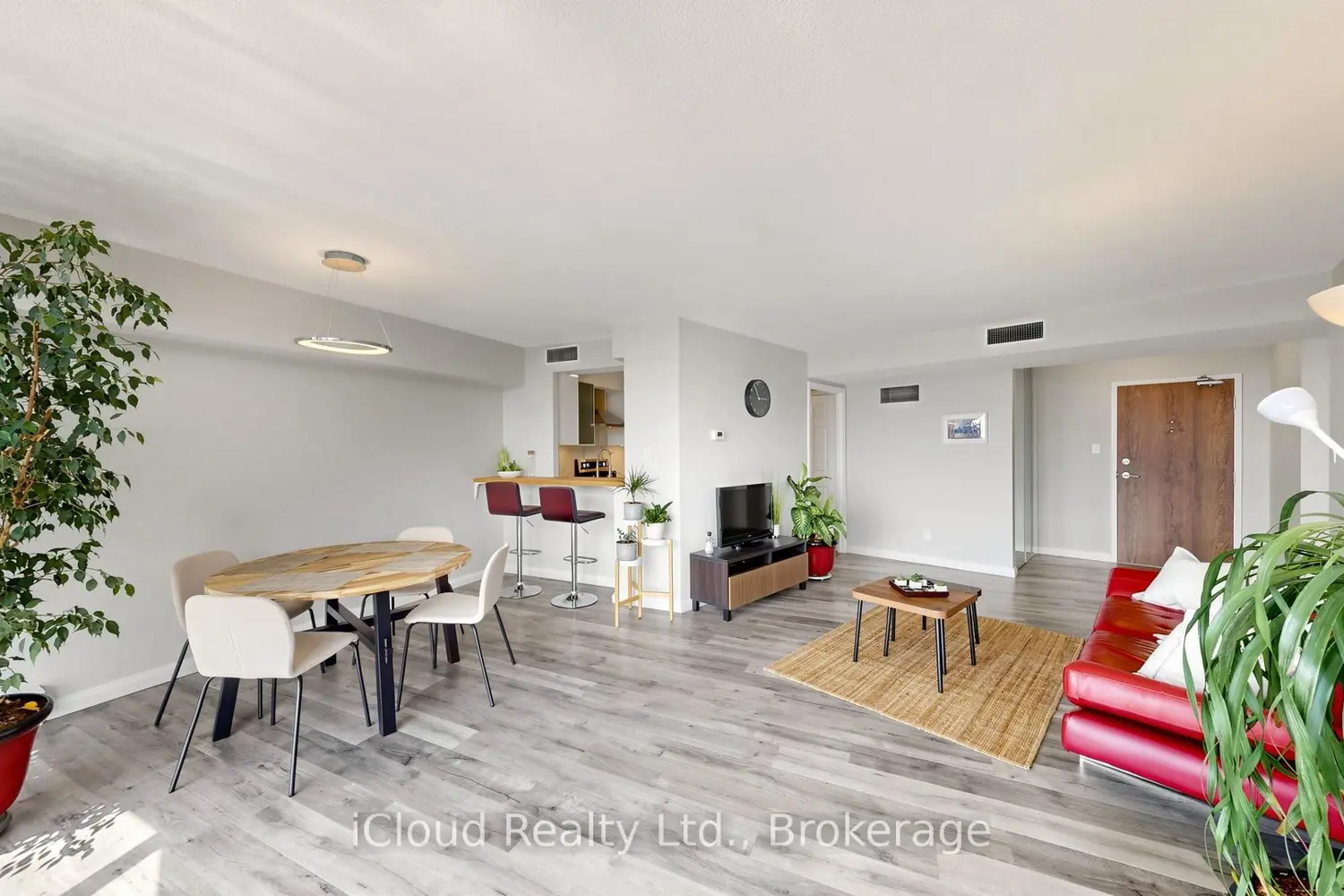 1230 Marlborough Court 1005 photo 2