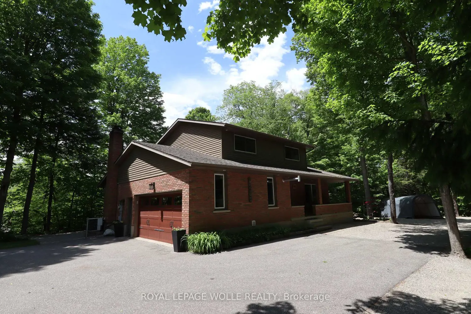 1814 Nafziger Road photo 3