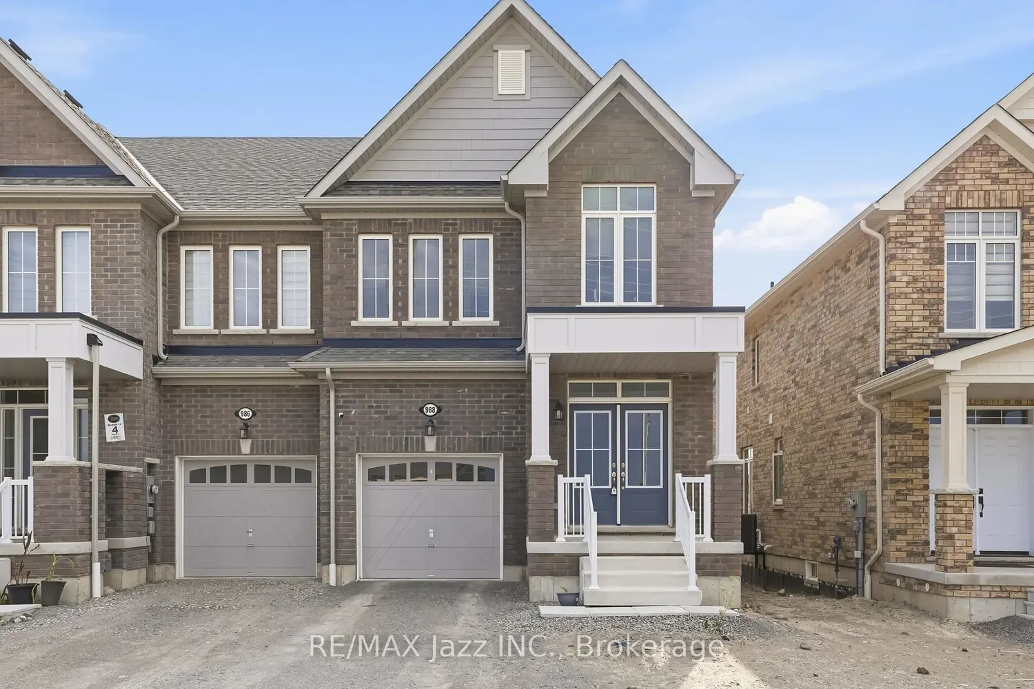 988 Matthew Murray Crescent