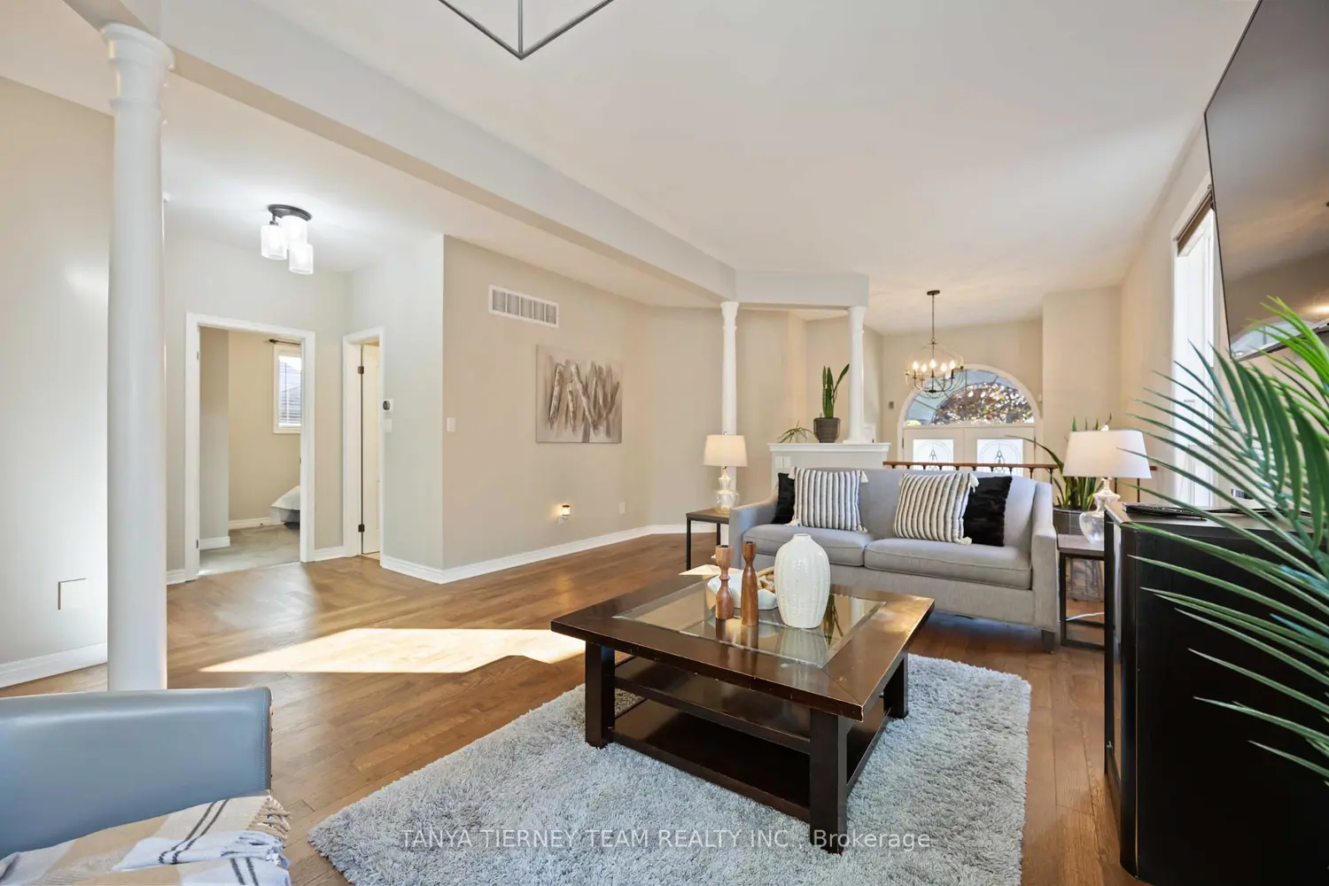16 Cody Avenue photo 4