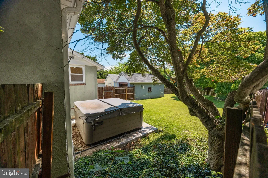 515 Locust Ave, Westminster, MD 21157