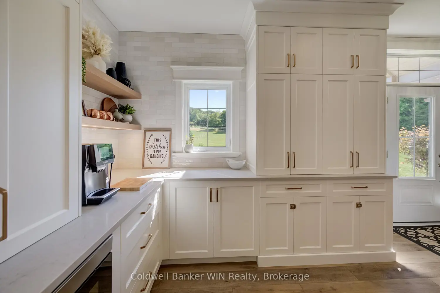9490 Wellington Road 6 photo 3