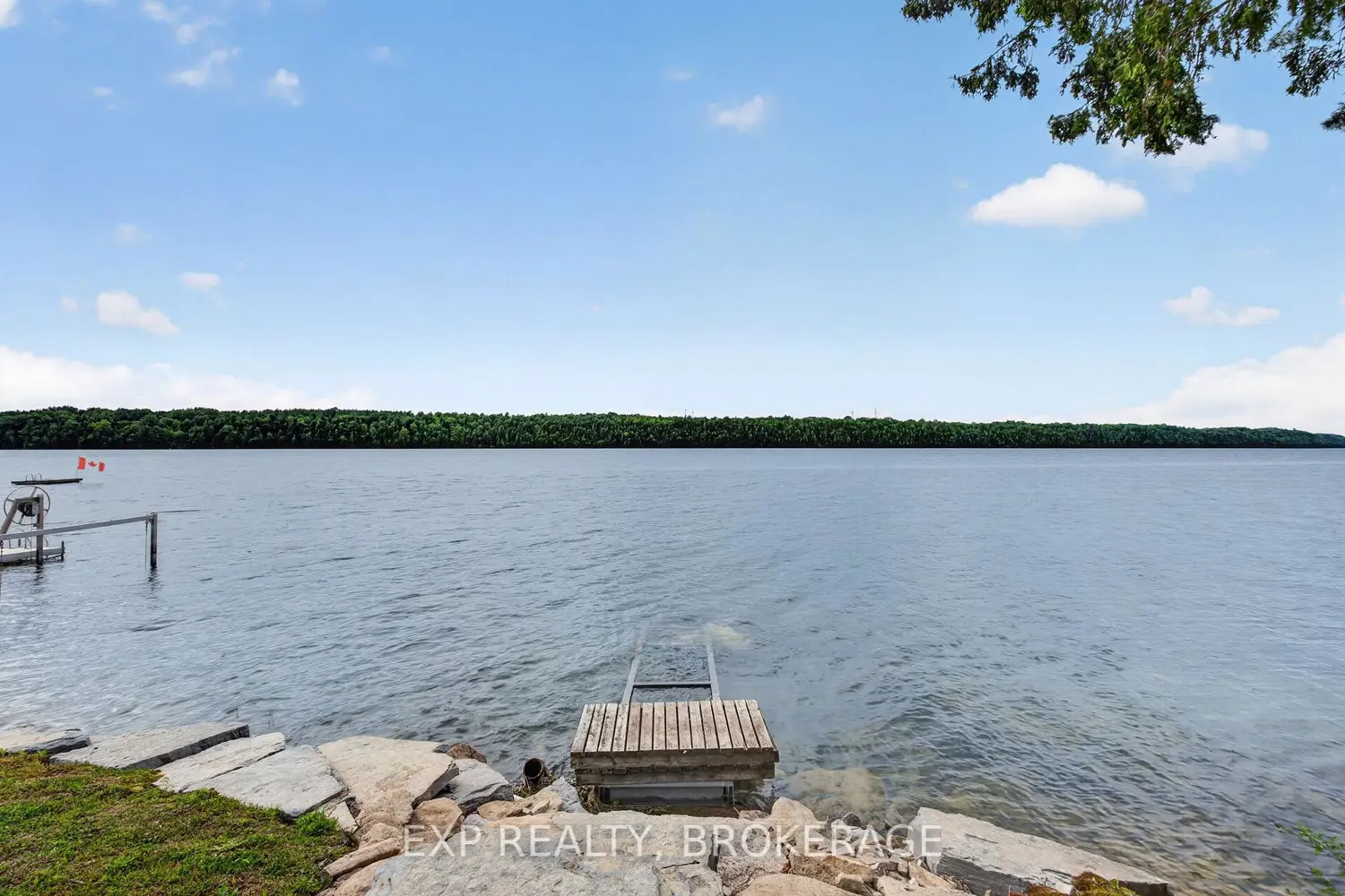 1048 Lark Lane photo 4