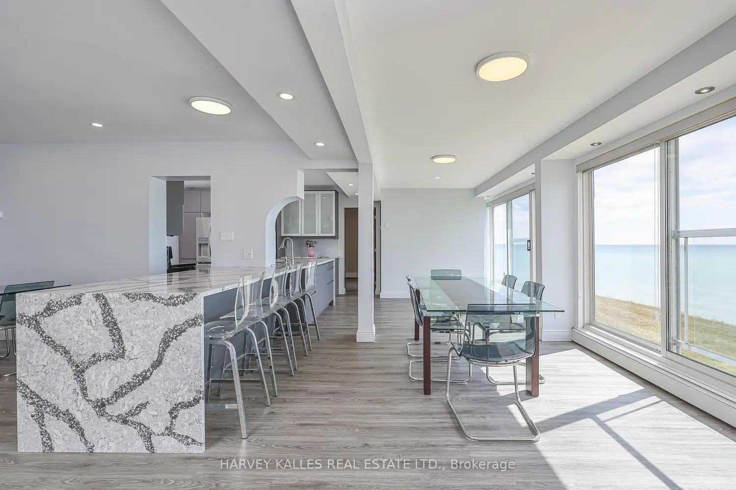 431 Victoria Beach Road photo 2