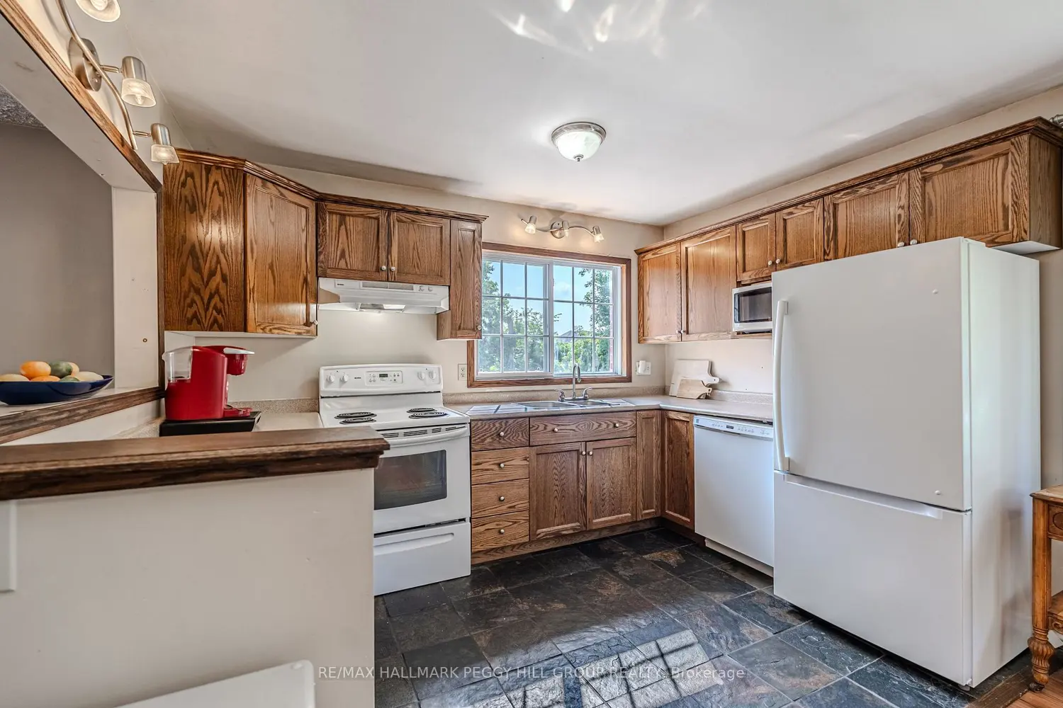 250 Sunnybrae Avenue photo 5