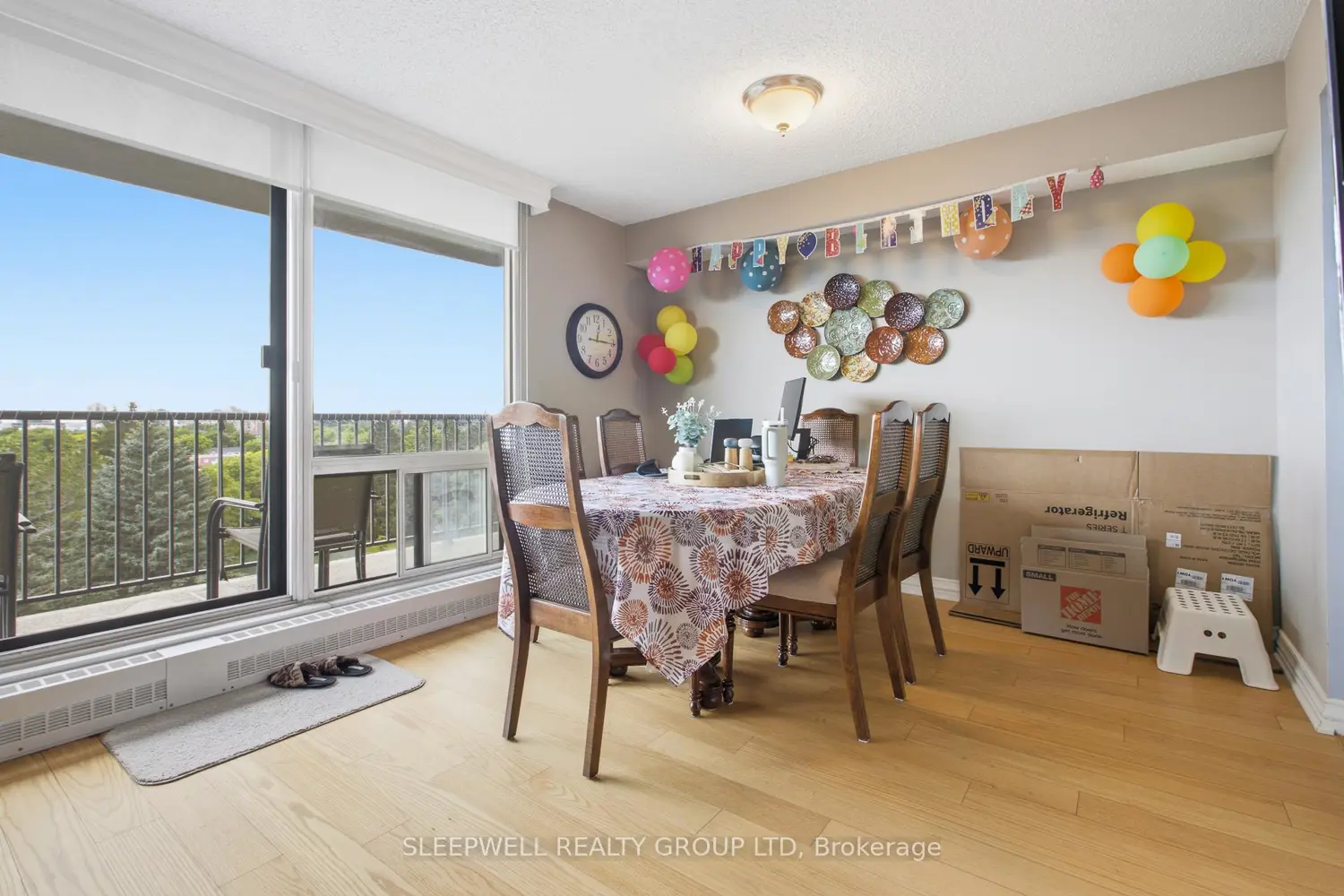 665 Bathgate Drive 712 photo 4