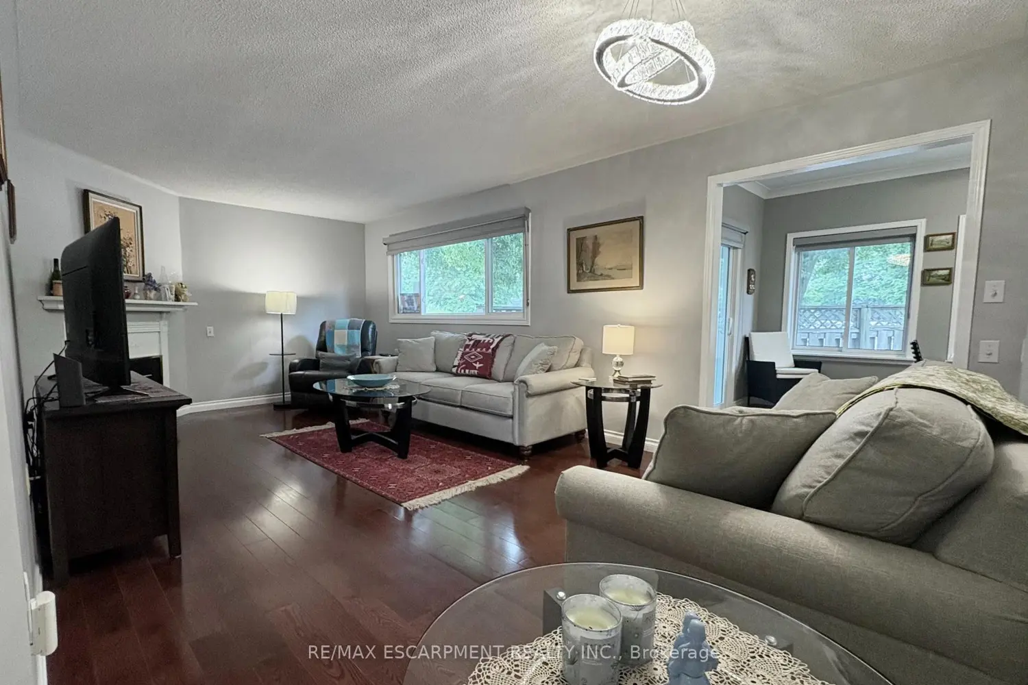 227 Silverbirch Boulevard photo 4