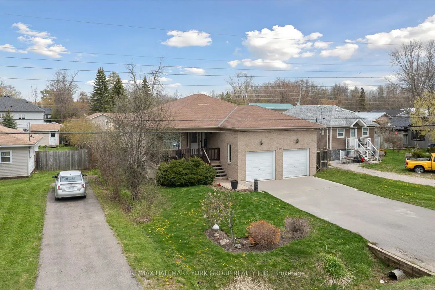 779 Sedore Avenue photo 2
