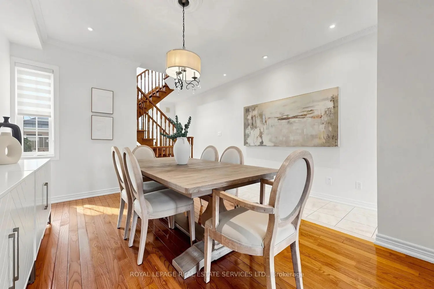 256 Earlscourt Avenue photo 4