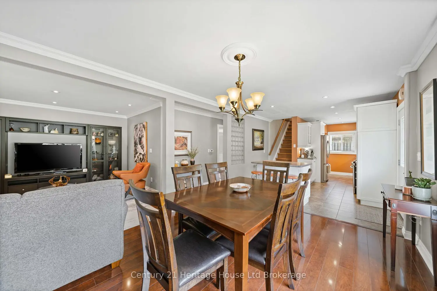 462 Rivercrest Drive photo 5