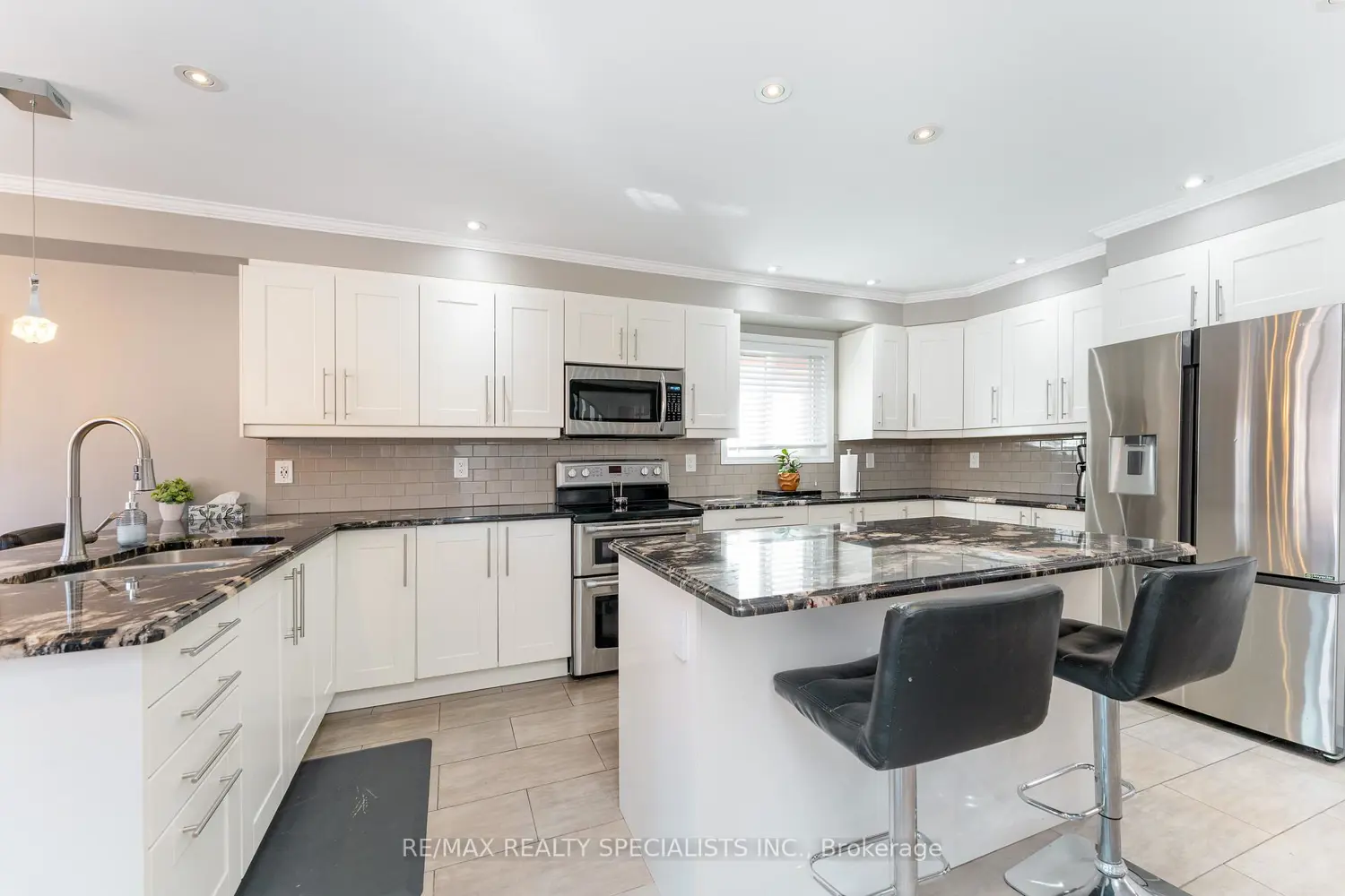 34 Killaloe Crescent photo 5