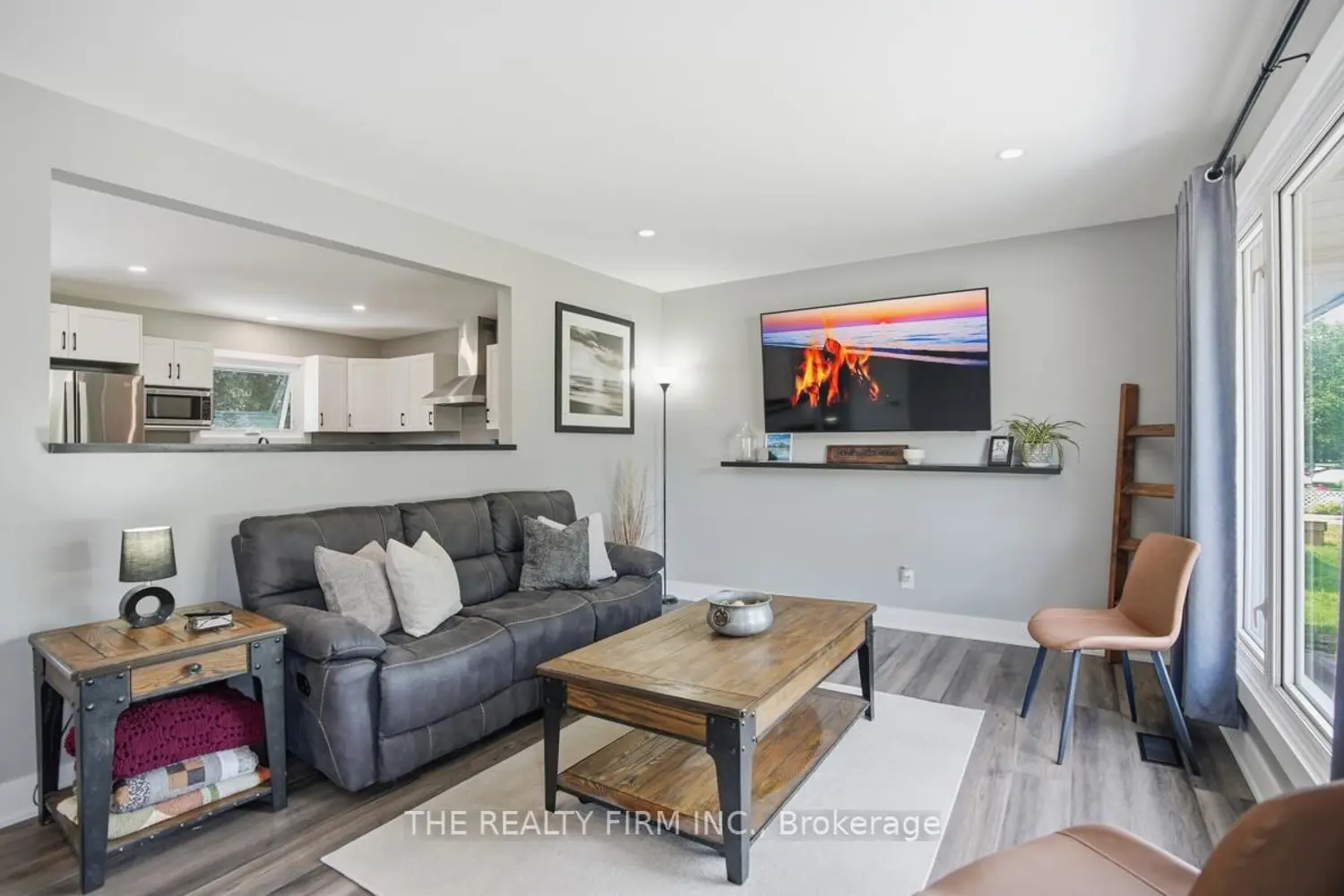 187 Byron Street photo 5