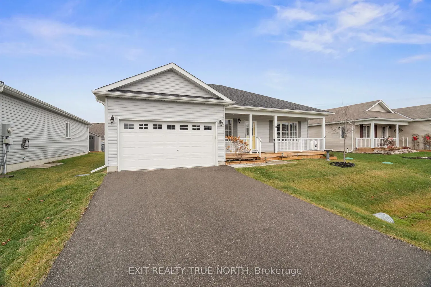 8 Sinclair Crescent photo 2