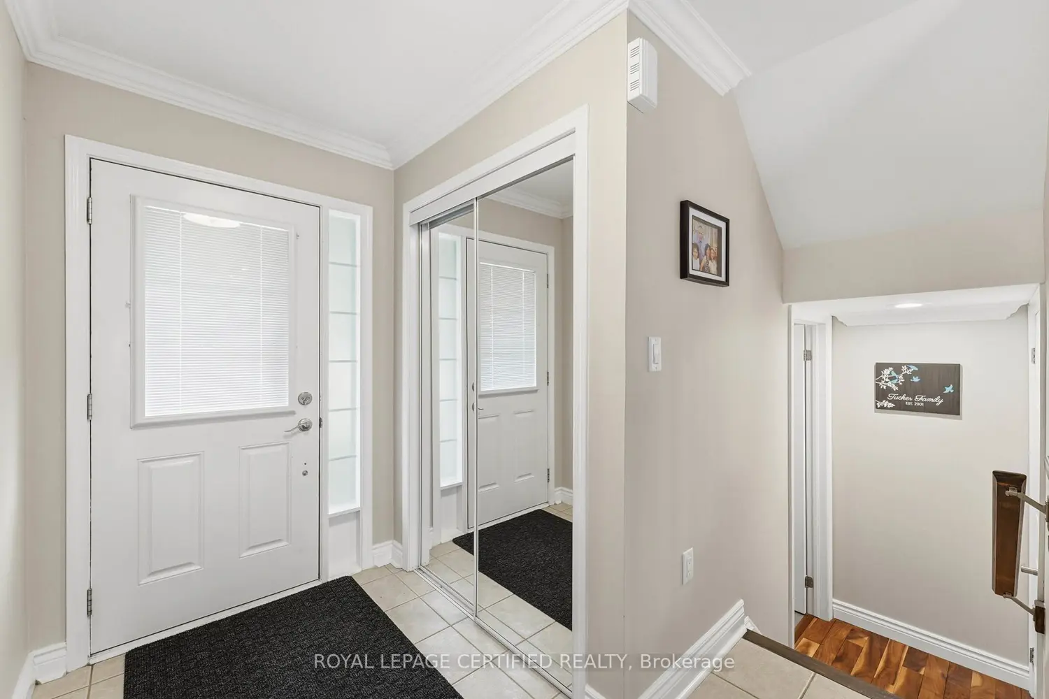 1149 Barr Crescent photo 4