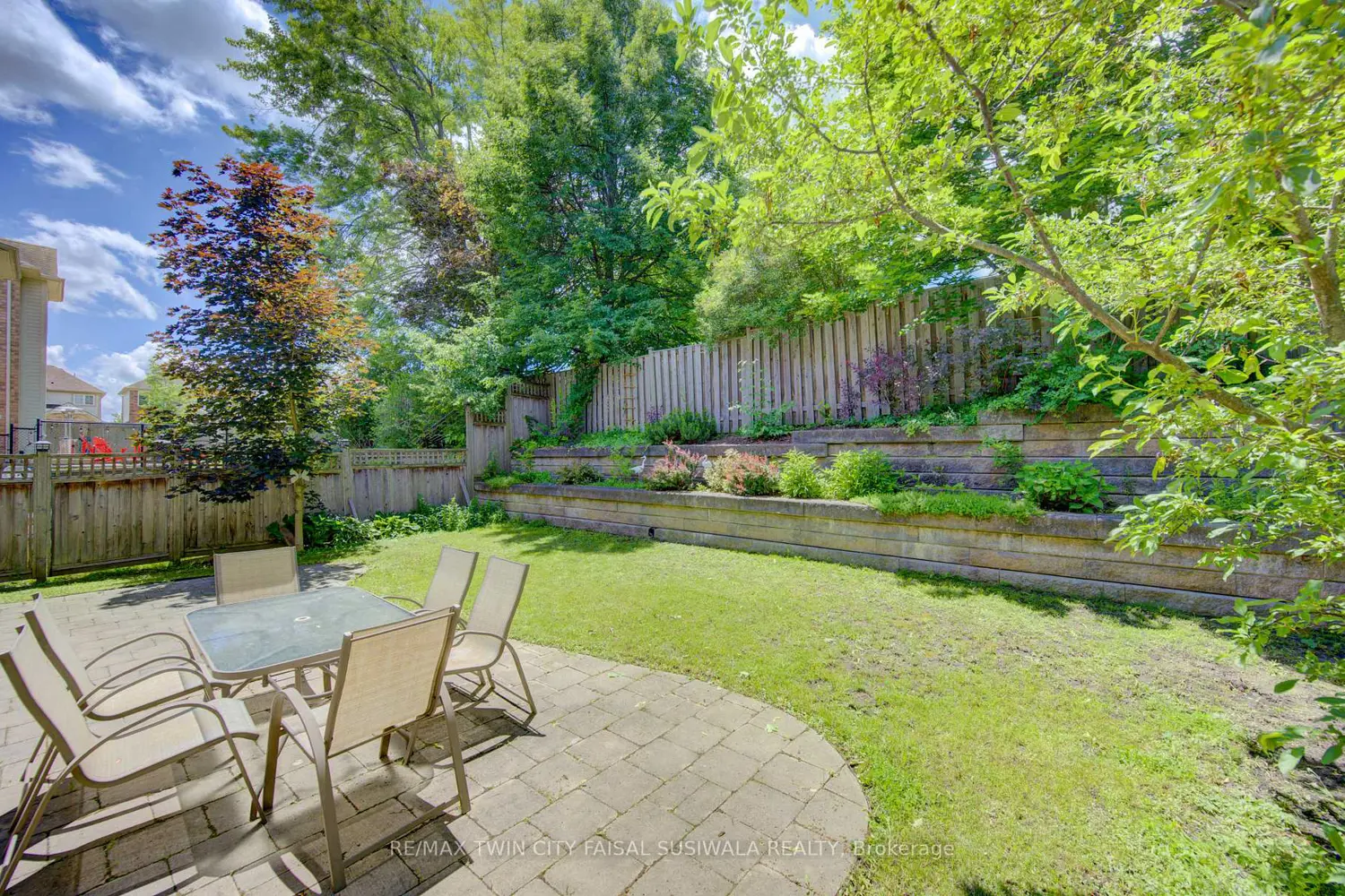 184 Fletcher Circle photo 2