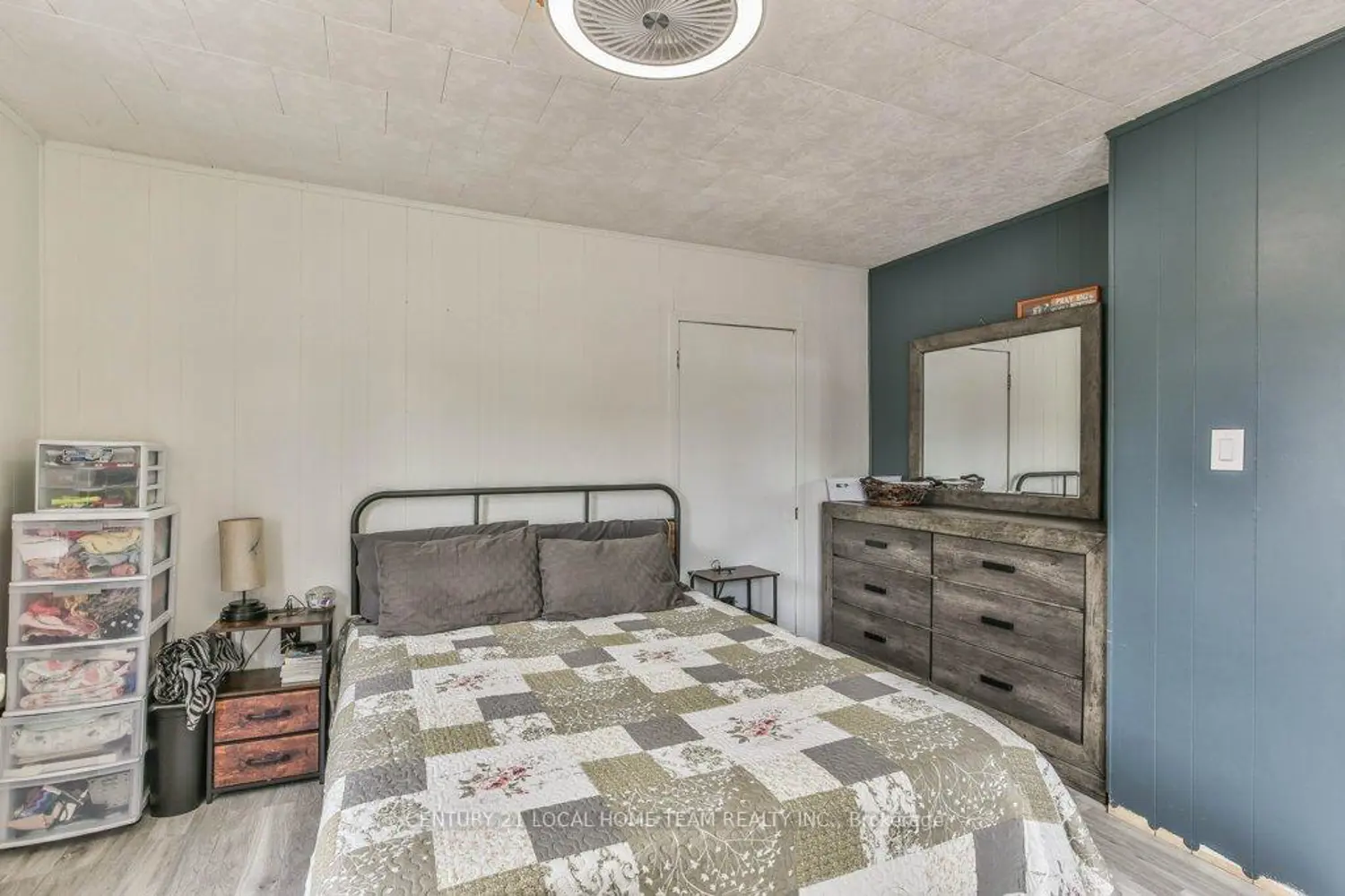 6735 Richmond Road photo 4