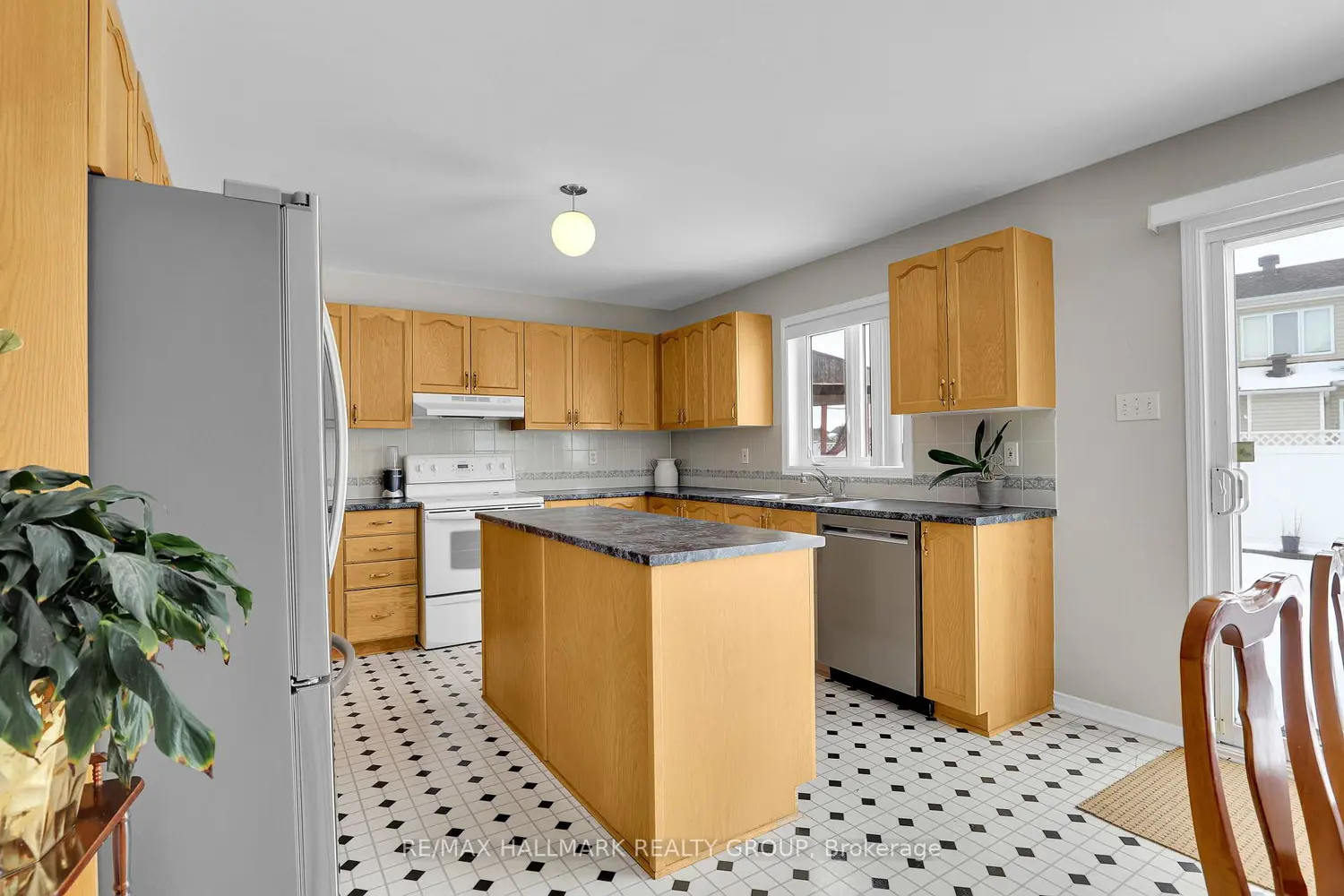 634 Aquaview Drive photo 5