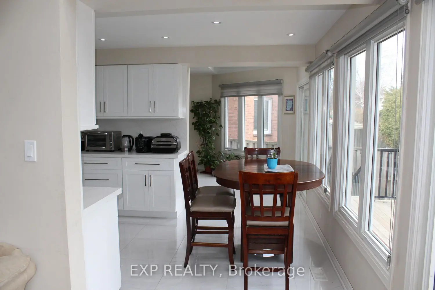 48 Howell Street photo 5