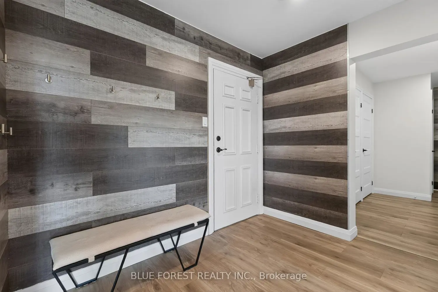 600 Grenfell Drive 202 photo 2