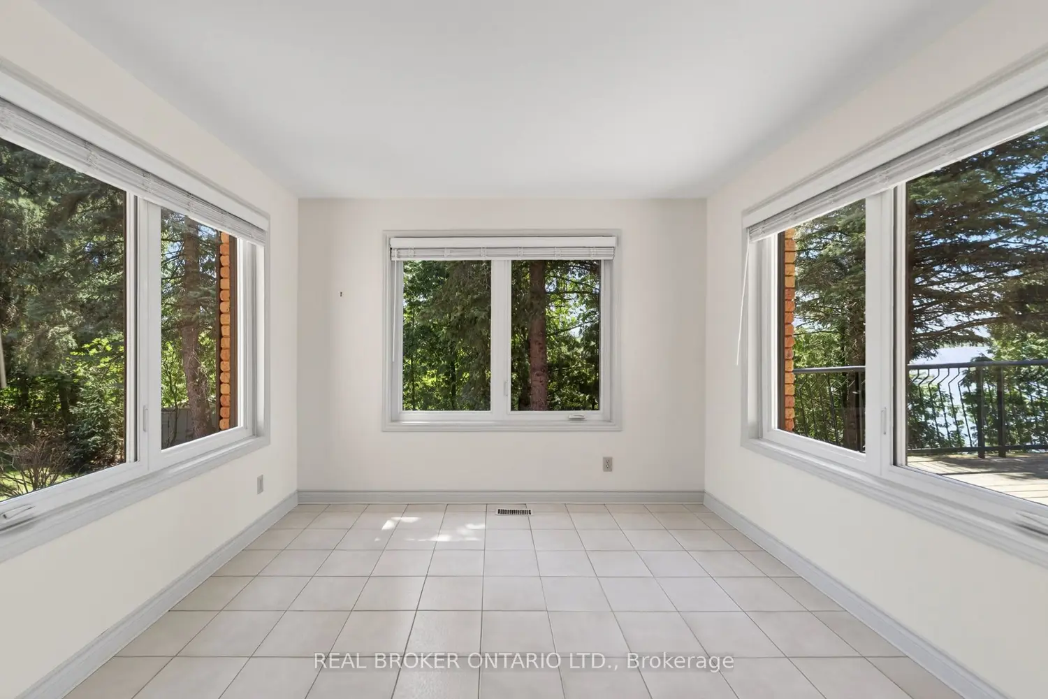 867 Admiral Drive photo 5