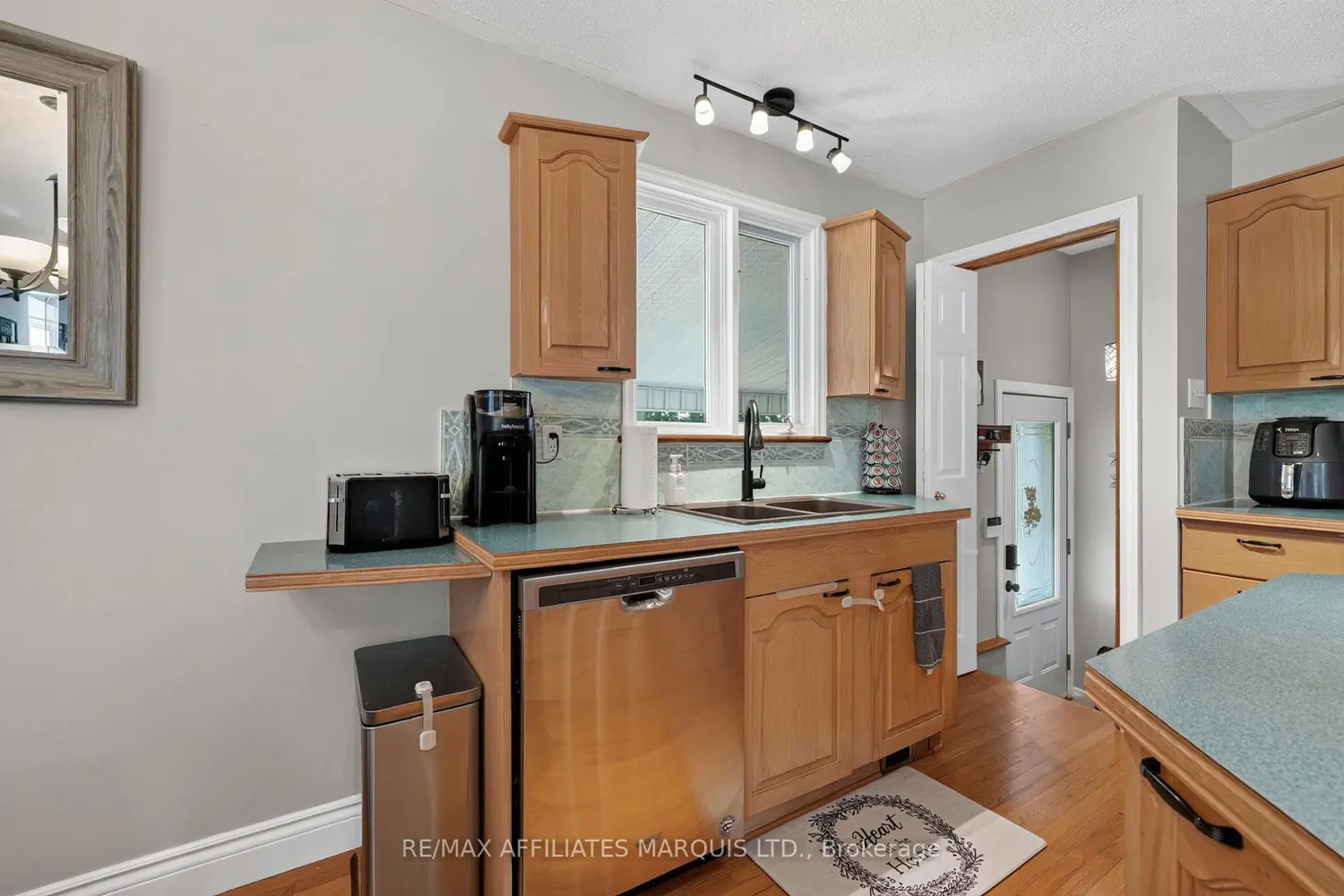824 Alice Street photo 4