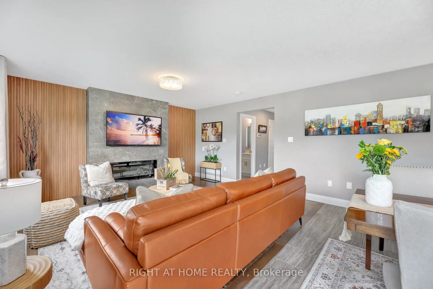 135 Stephenson Way photo 4