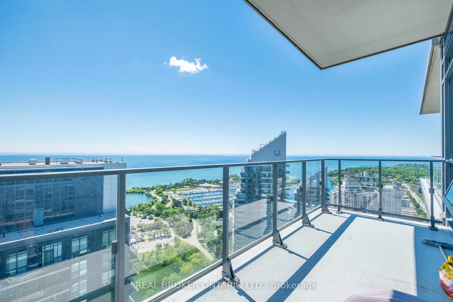 2220 Lake Shore Boulevard Uph07