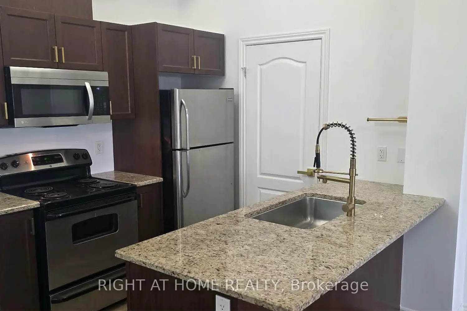 1360 Costigan Road 404 photo 5