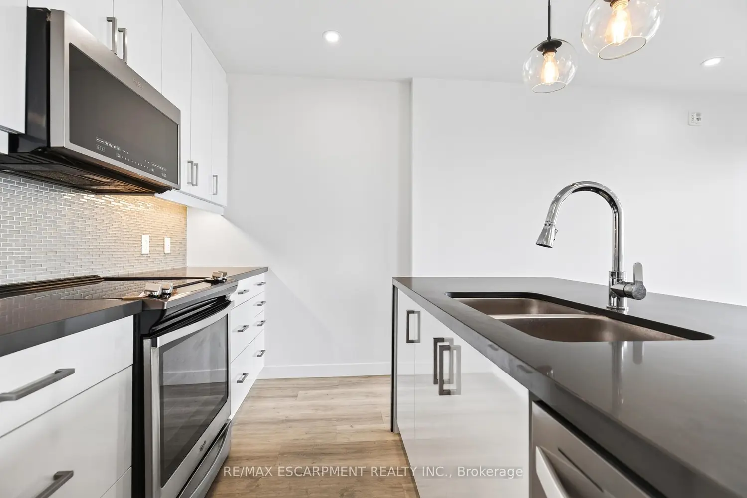 479 Charlton Avenue 506 photo 4