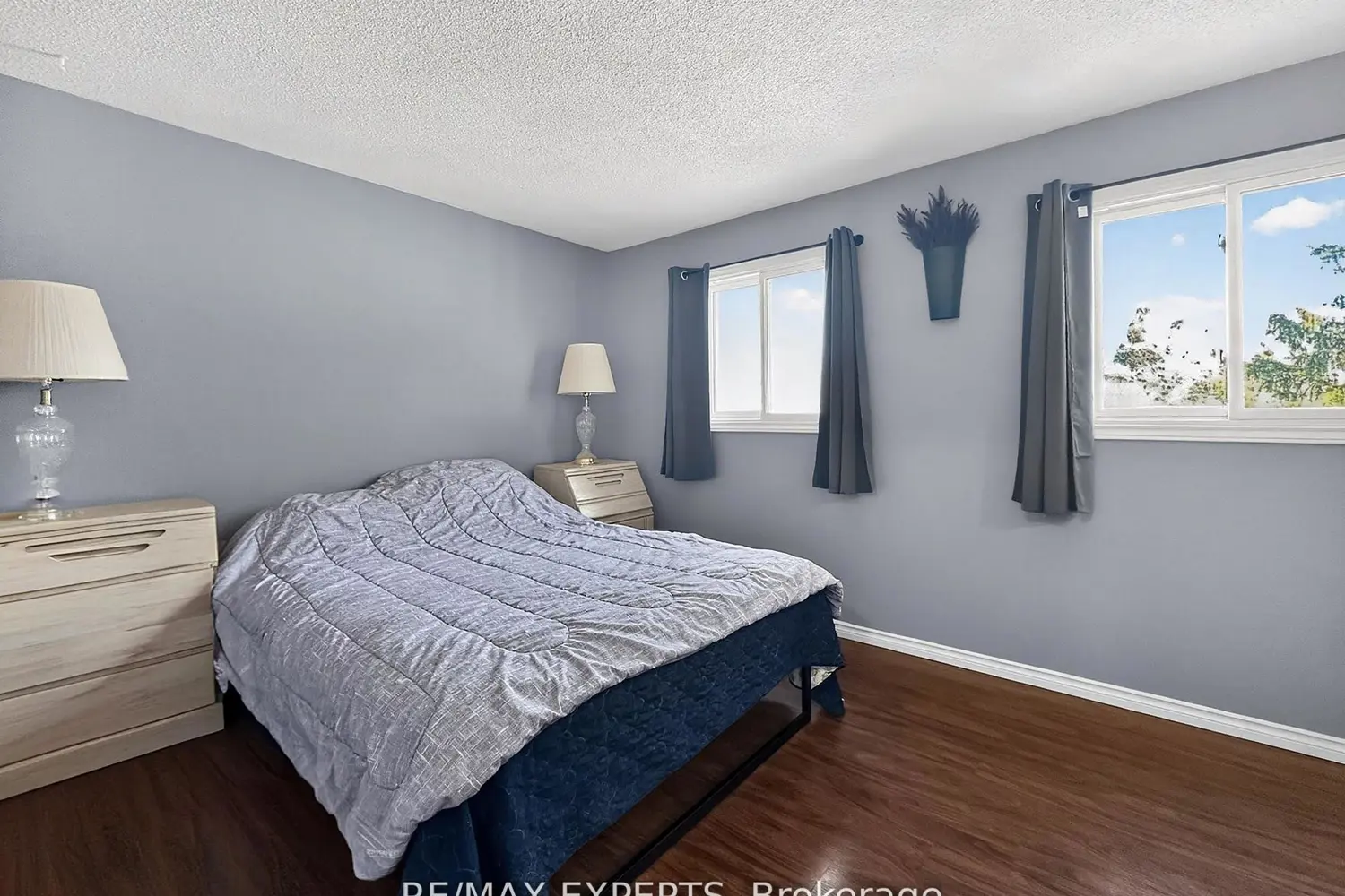 86 Sutter Avenue photo 4