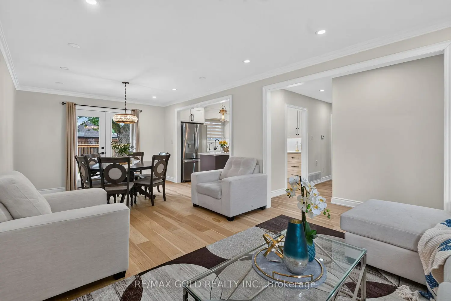 40 Devonshire Drive photo 3