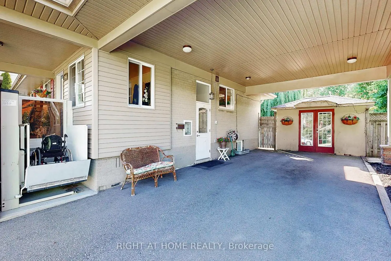 907 Fourth Street photo 2