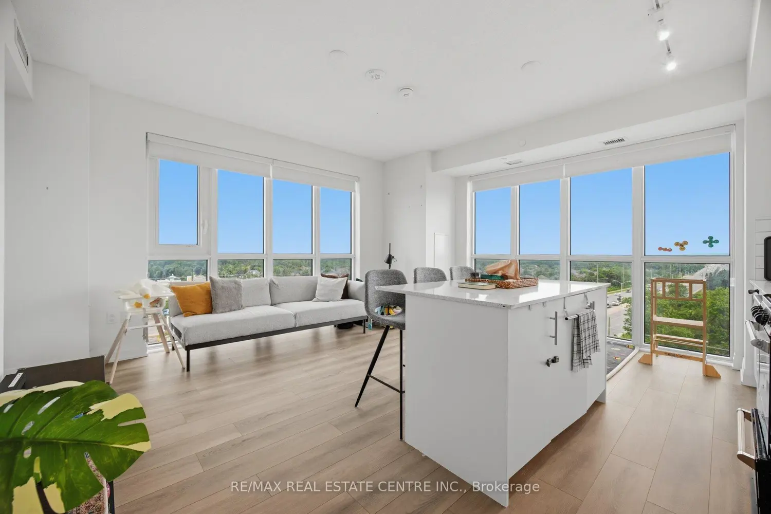 509 Dundas Street 618 photo 3