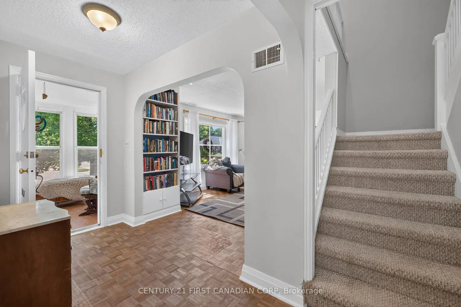 297 Stephen Street photo 5